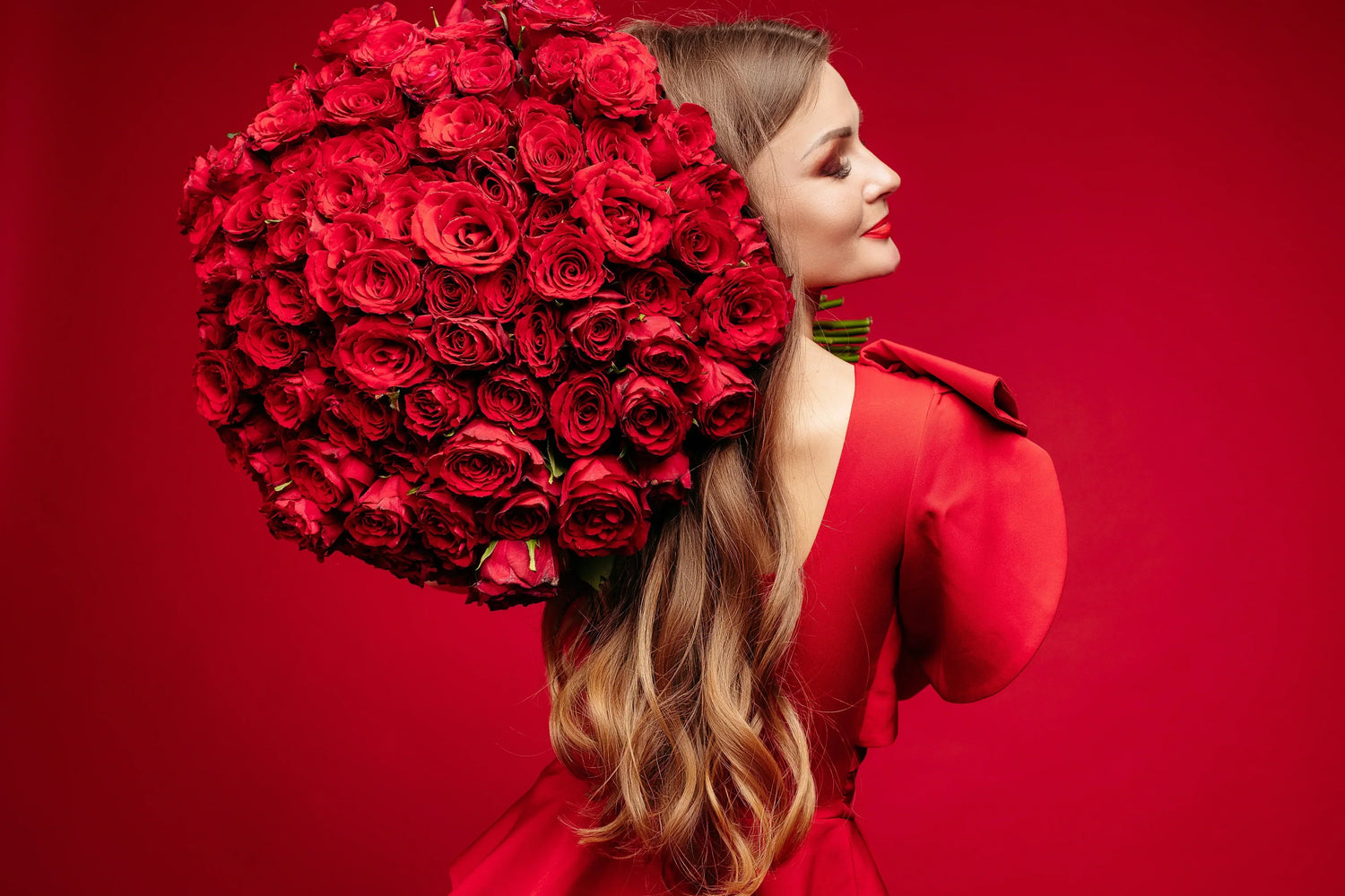 Elevate Your Charm: 7 Keys to a Memorable Valentine’s Day Look in 2025