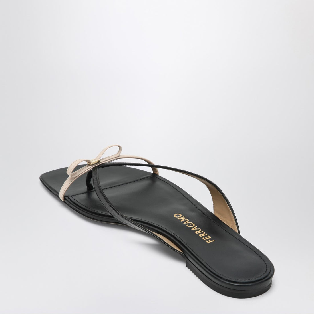 Ferragamo Mini Bow Leather Flip-Flops Black and Powdery black
