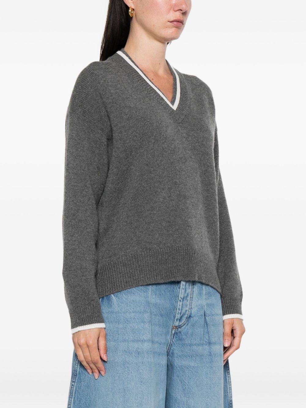 Brunello Cucinelli Cashmere V-Neck Sweater in Grey Grey