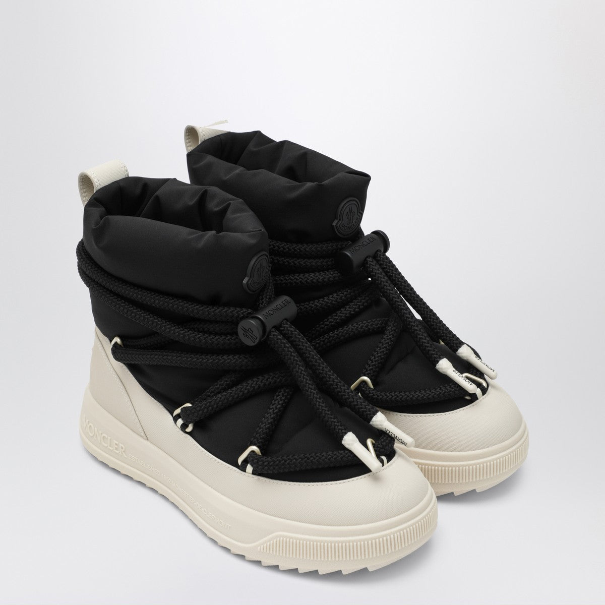 Moncler Altive Mid Snow Boots in Black Black
