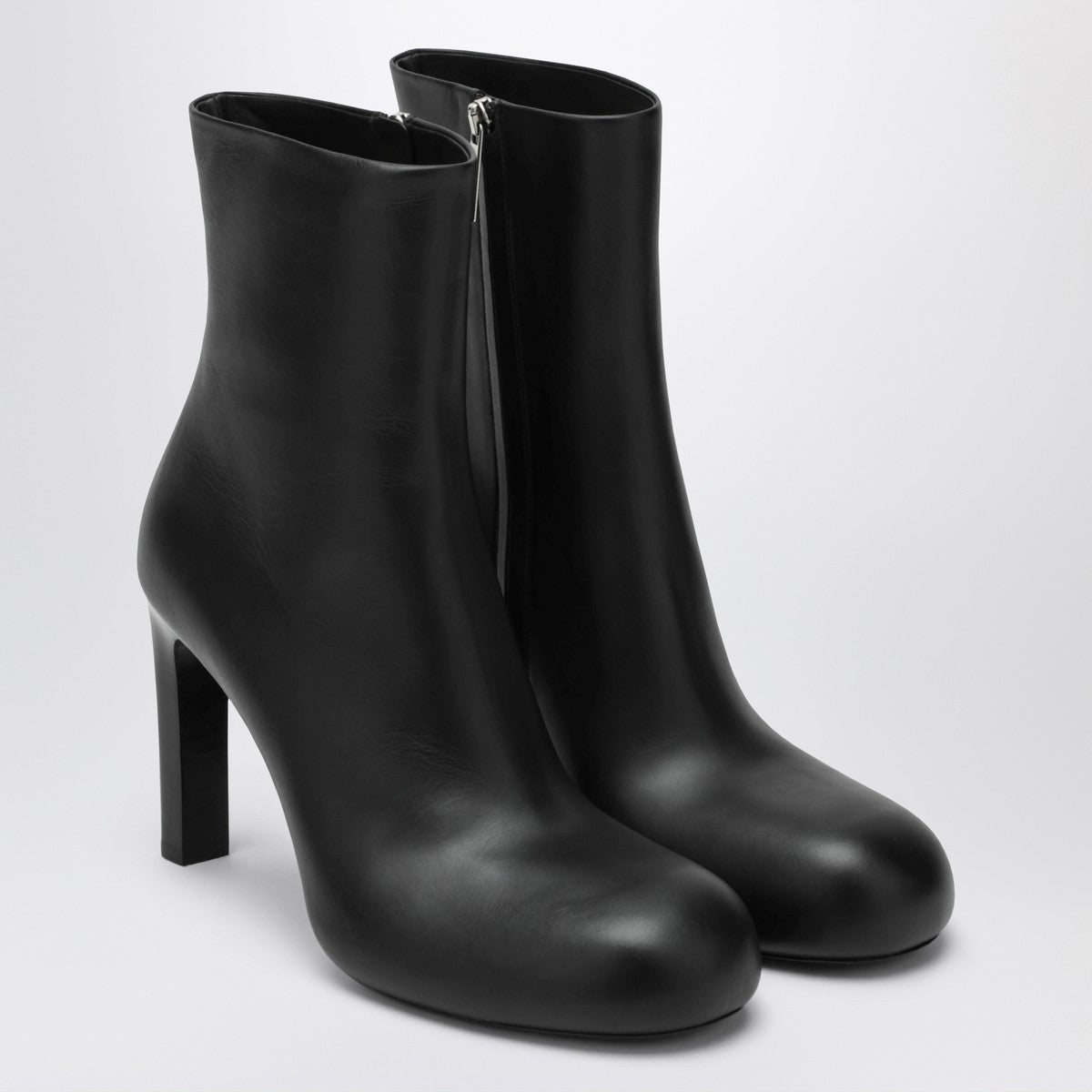 Balenciaga Fargo Ultra-Round Toe Leather Ankle Boots Black black