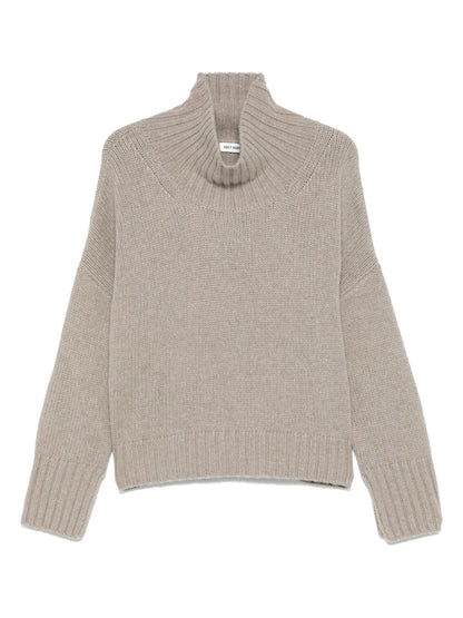 Soft Goat Girlfriend Cashmere Turtleneck Sweater Light Grey