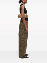 Marc Jacobs The Leather Cargo Shoulder Bag in Camel