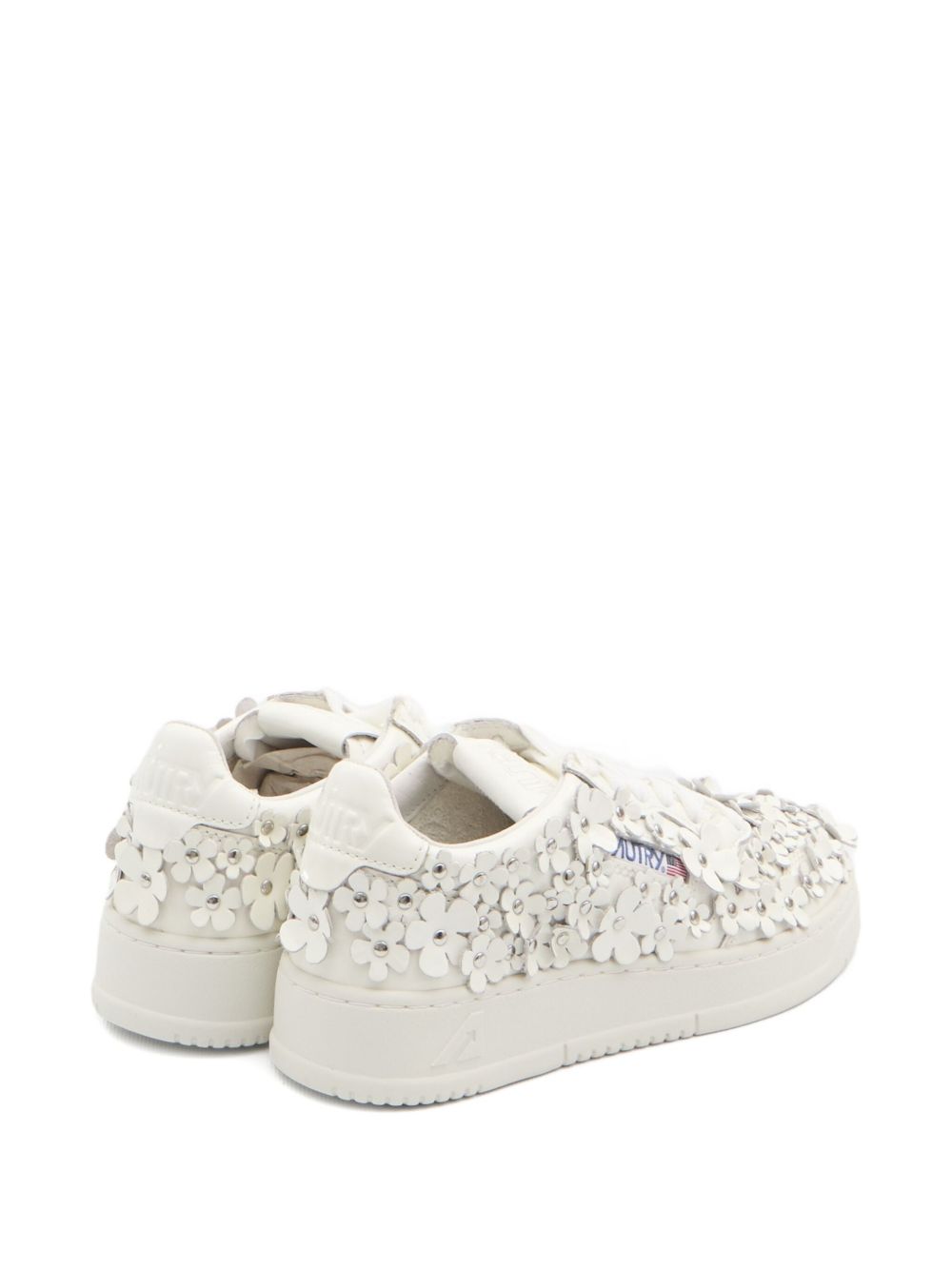 032C Medialist Low Patent Leather Sneakers Silver