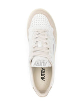 Autry Medalist Low Leather Sneakers GOLD