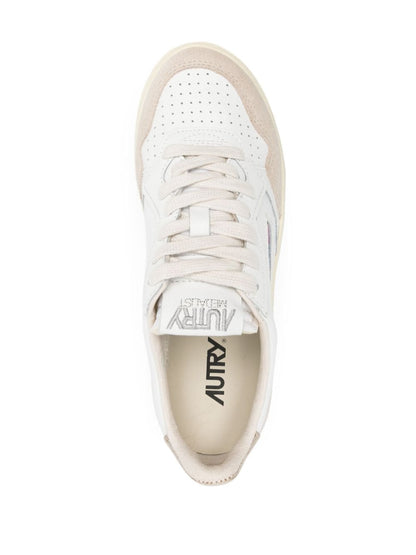 Autry Medalist Low Leather Sneakers GOLD