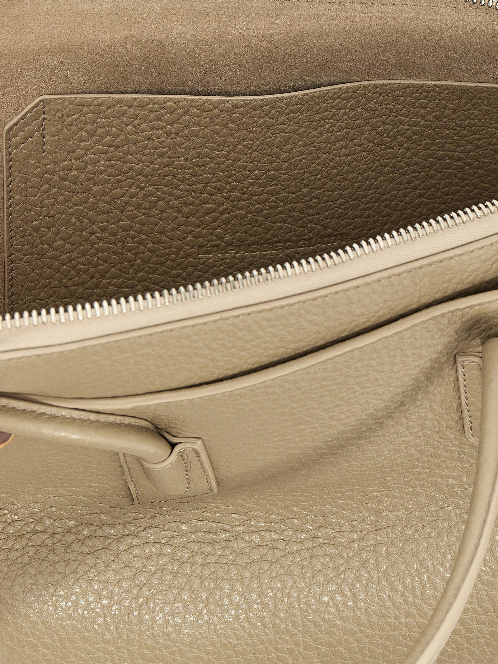 The Attico La Passeggiata Medium Shoulder Bag Beige