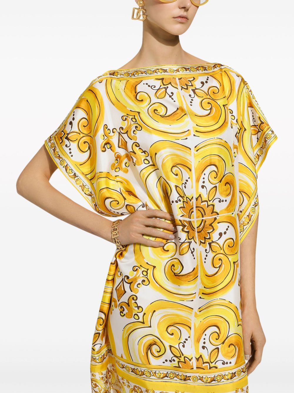 Silk twill caftan with majolica print