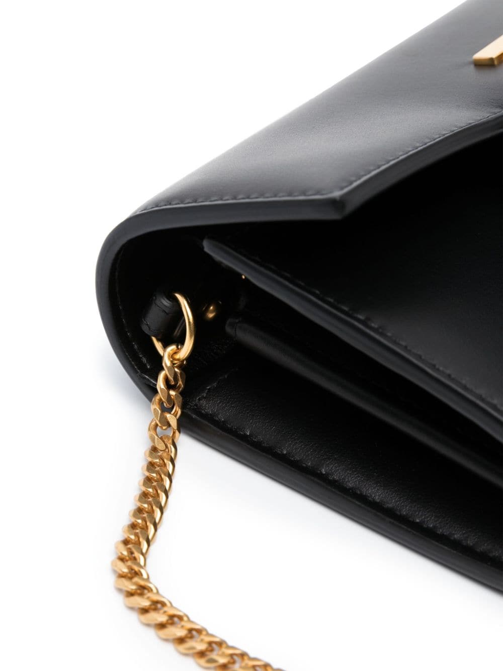 B buzz Wallet in black leather