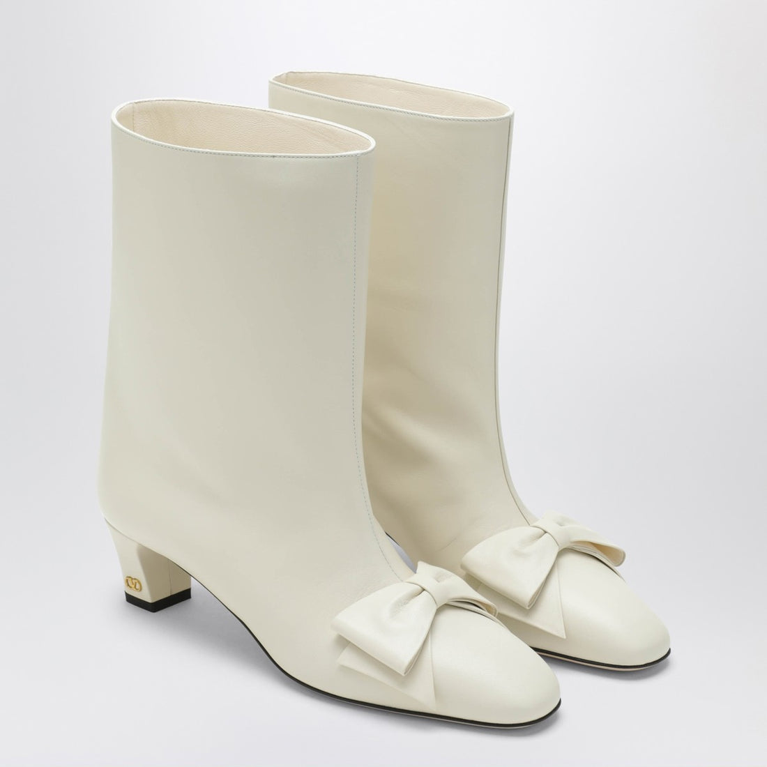 Valentino Garavani Ivory Bow-Detail Leather Ankle Boots White