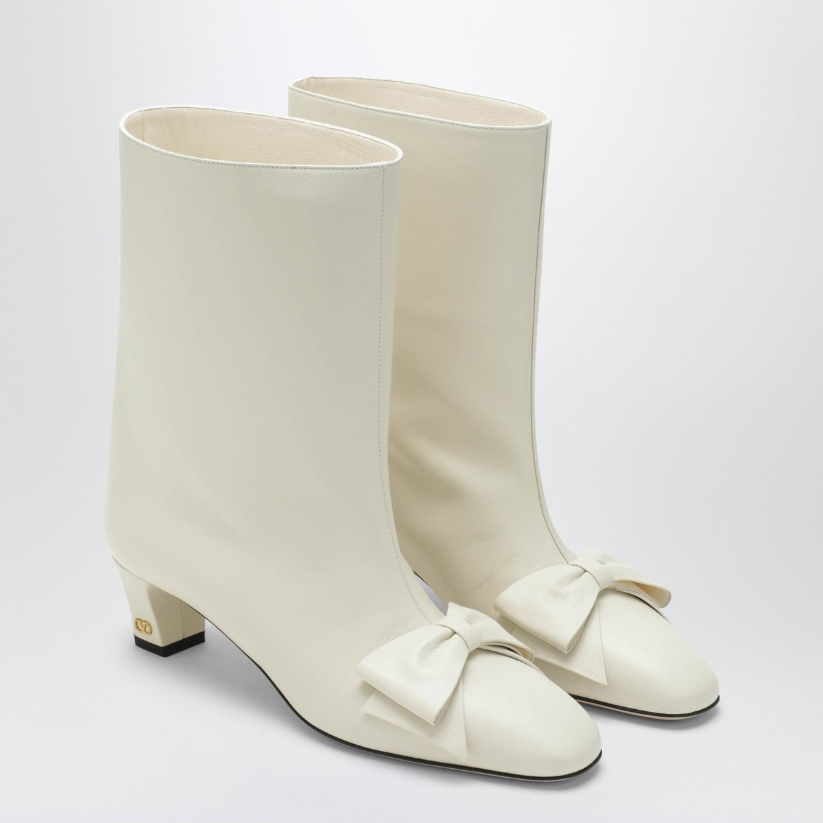 Valentino Garavani Ivory Bow-Detail Leather Ankle Boots White