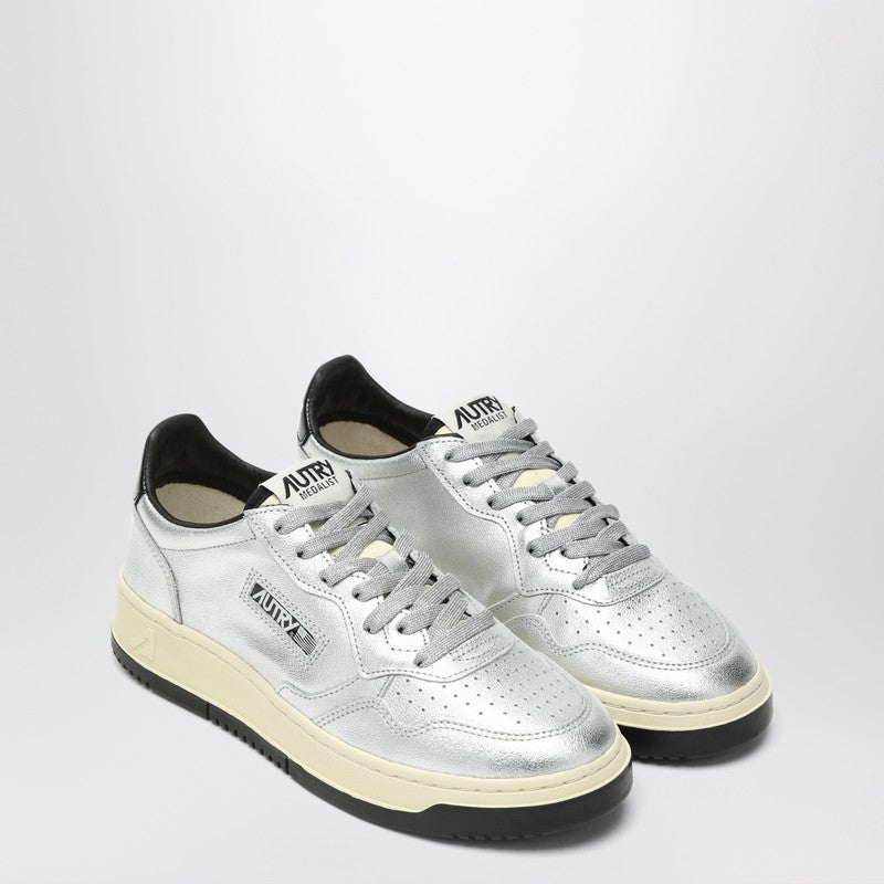 Autry Sneaker Medalist Low-Top in Silver Leather Grey