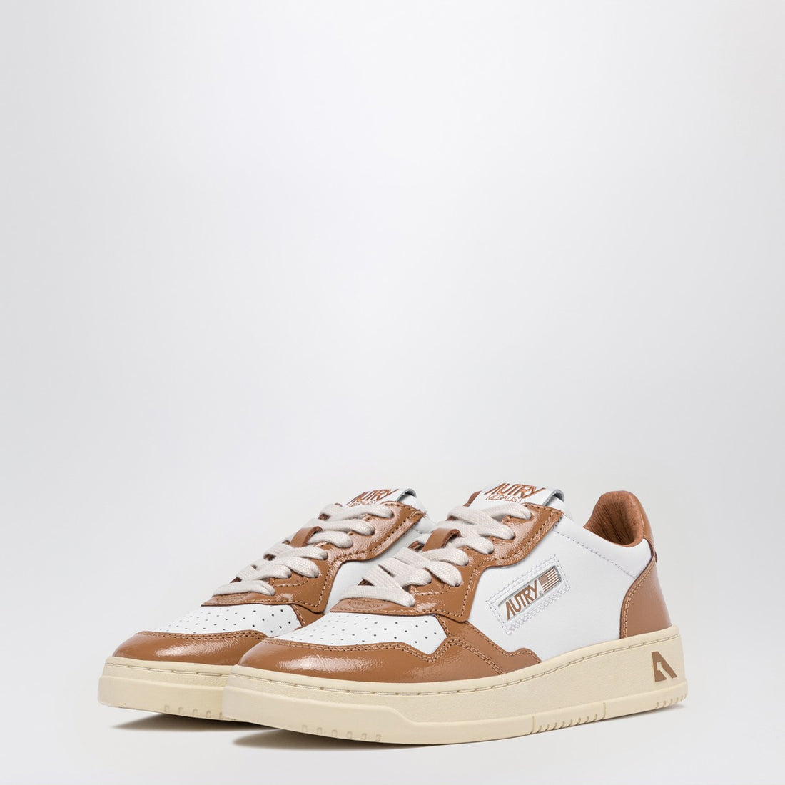 Autry White and Brown Leather Medalist Low-Top Sneakers White