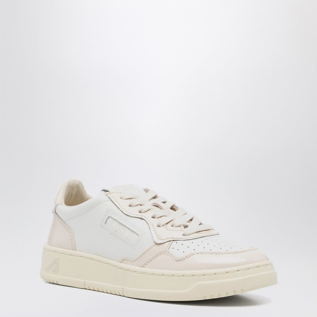 Autry Medalist Leather Low Sneakers White White