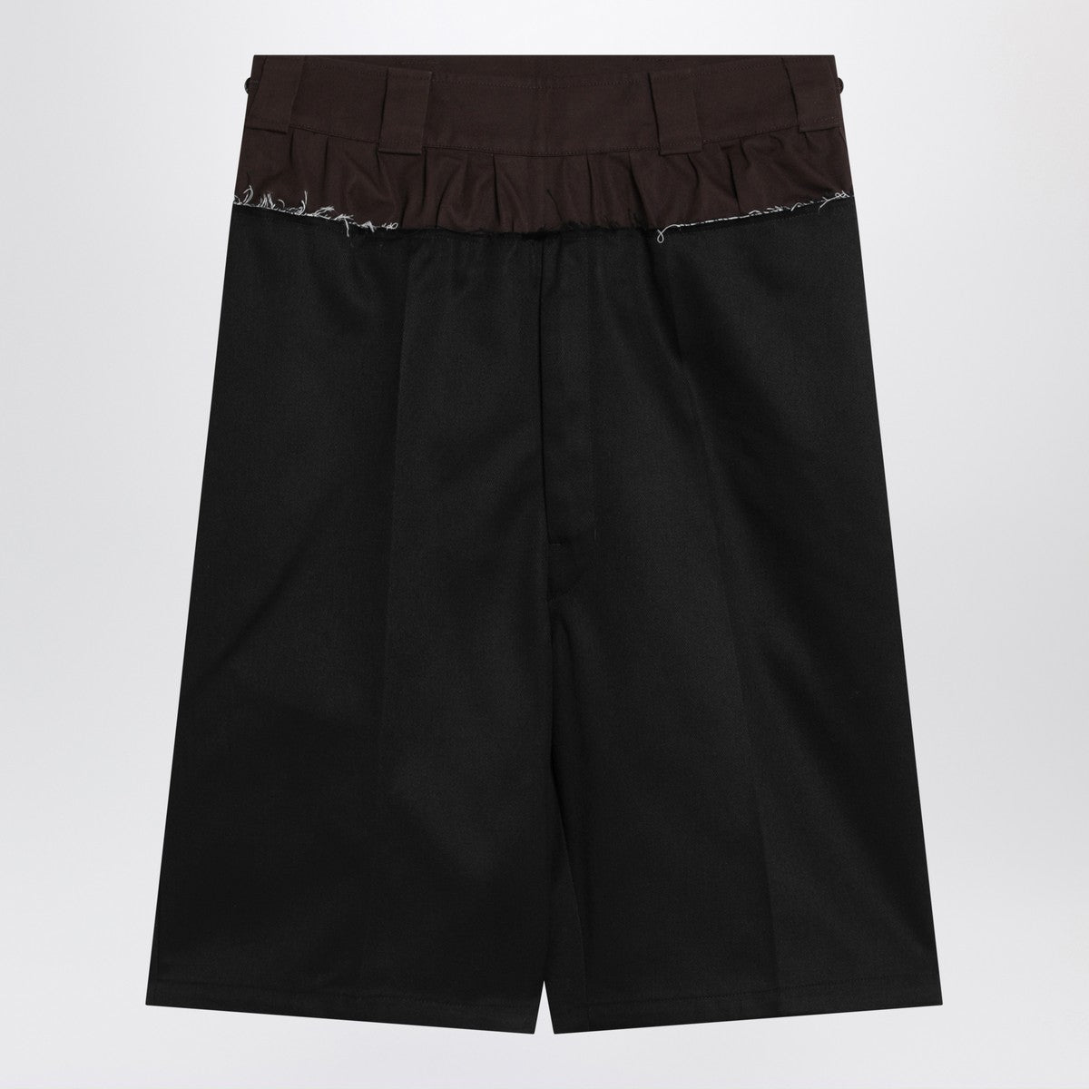 Maison Margiela Bermuda pleated high-waisted shorts with contrast stitching black Black