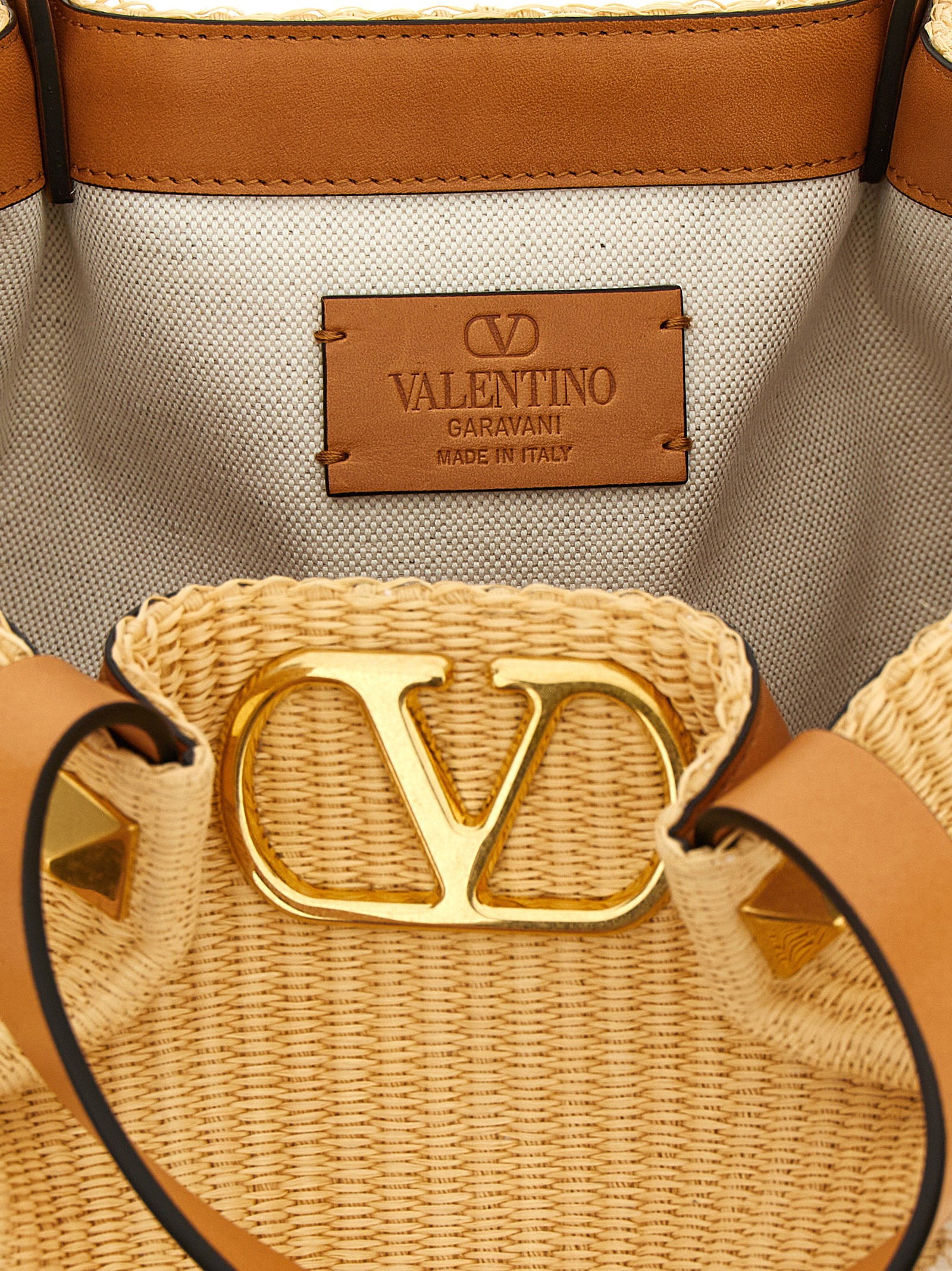 Shopping Valentino Garavani Medium Raffia Beige