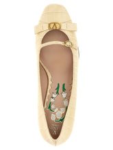 Valentino Garavani Bowow Pumps White